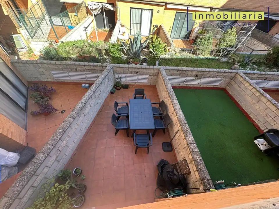 Terrassa de Casa adosada en venda en Zuera amb Calefacció, Jardí privat i Terrassa
