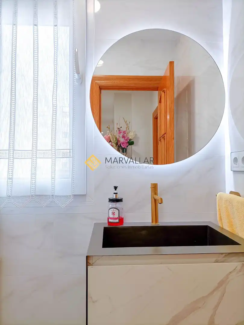 Bathroom of Flat for sale in Santander  with Heating