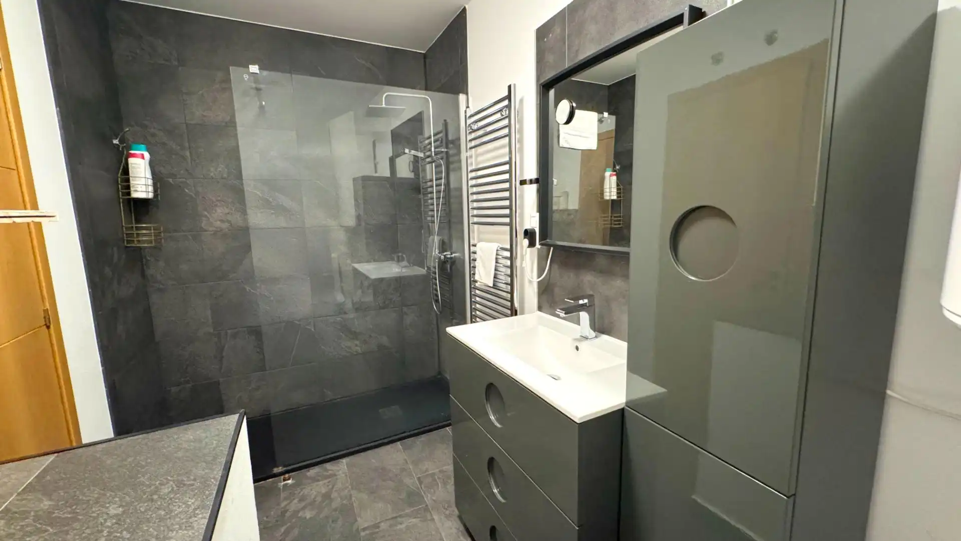 Baño de Dúplex en venta en Cartes con Calefacción, Trastero y Amueblado