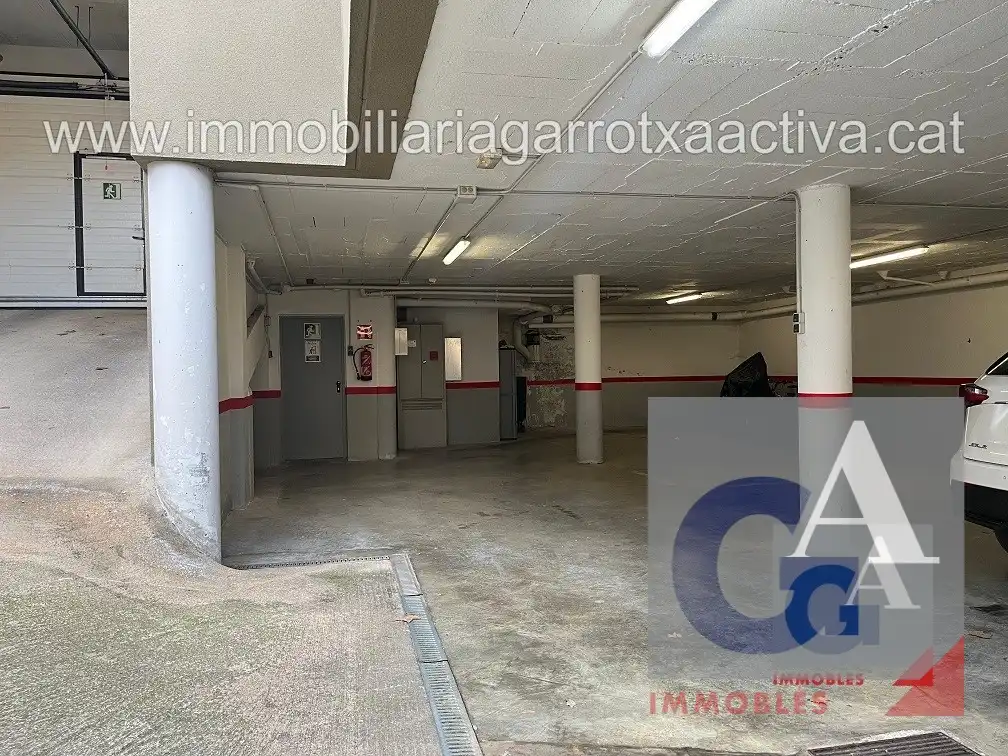 Parking for sale in Olot, imagen 4