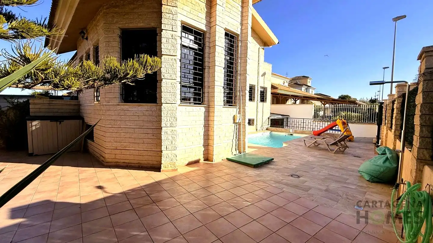 Piscina de Casa adosada en venta en Cartagena con Aire acondicionado, Jardín privado y Parquet