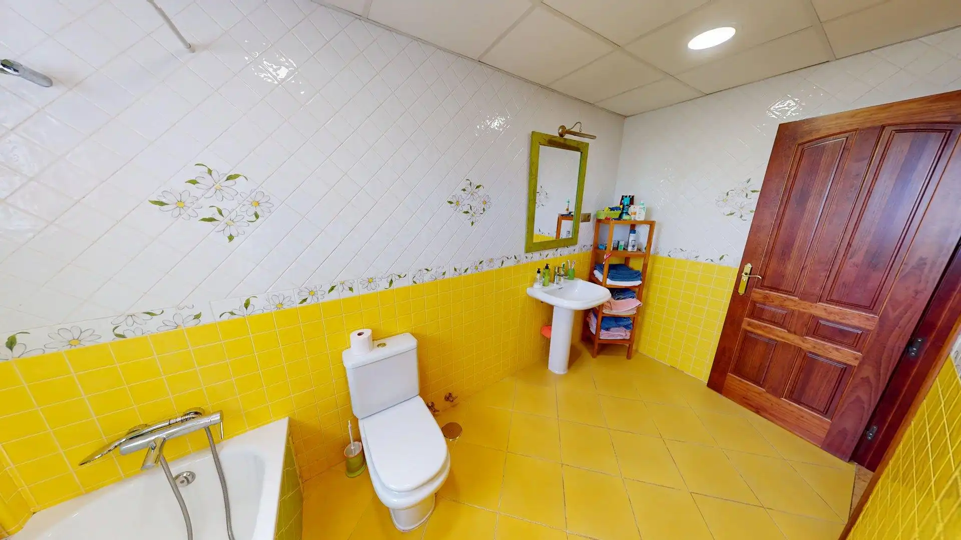 Bathroom of Houses for sale in Colmenar  with Air Conditioner, Heating and Private garden