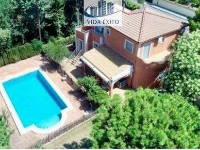 Exterior view of House or chalet for sale in  Jaén Capital  with Air Conditioner, Heating and Private garden