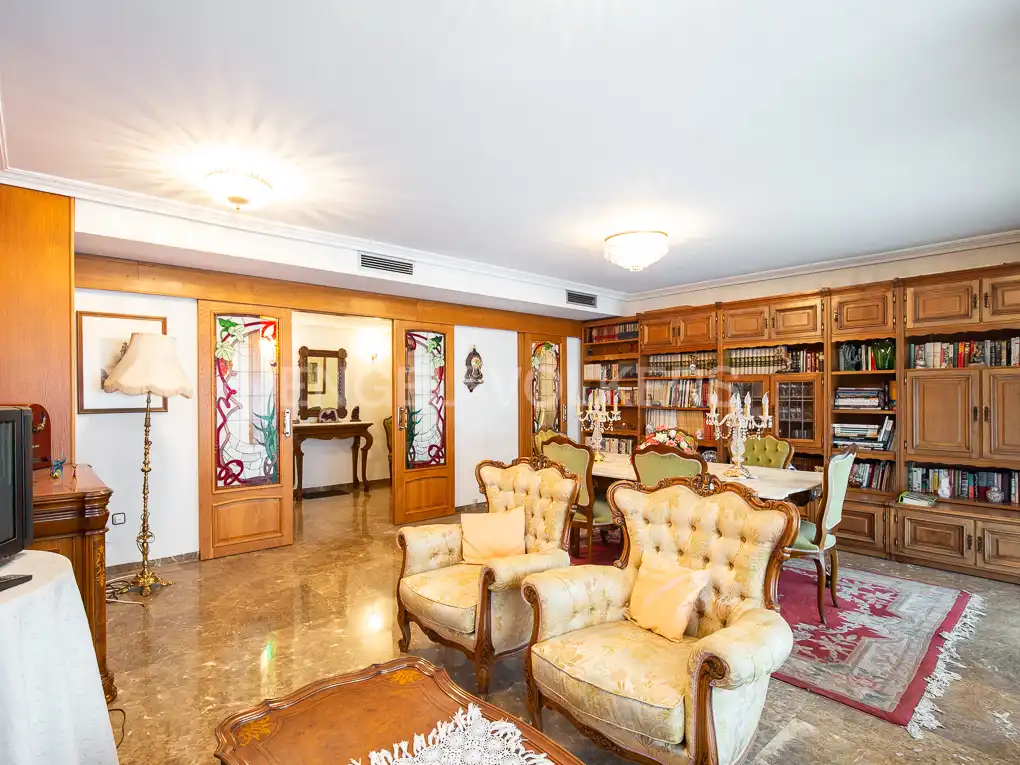 Dining room of Flat for sale in Valencia  with Air Conditioner, Heating and Balcony
