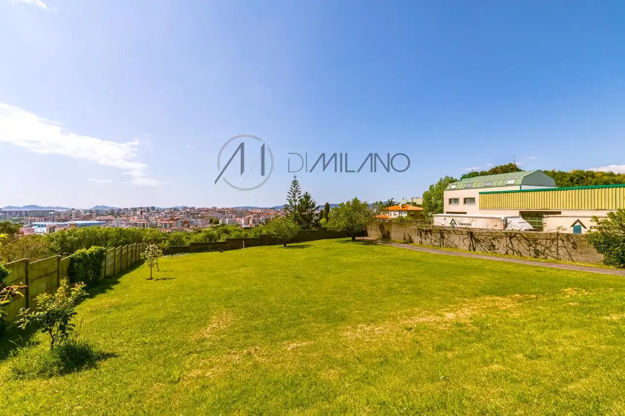Casa o chalet en venta en Vigo  con Calefacción, Jardín privado y Parquet
