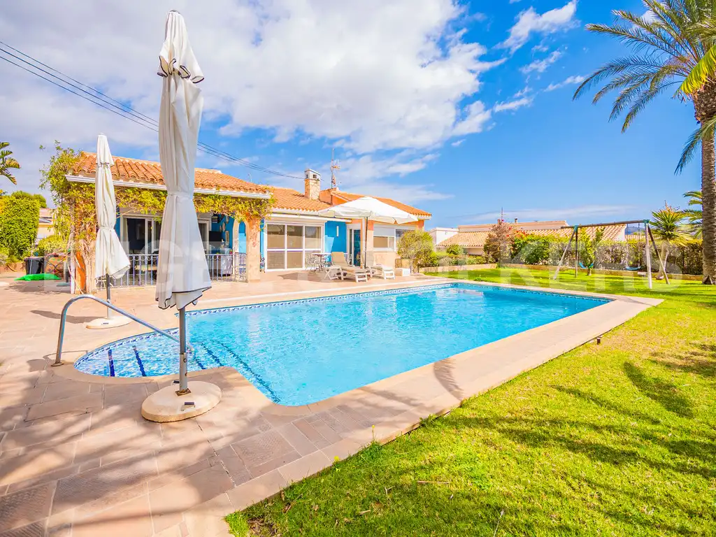 Casa con piscina en venta en Urbanizaciones, imagen 9