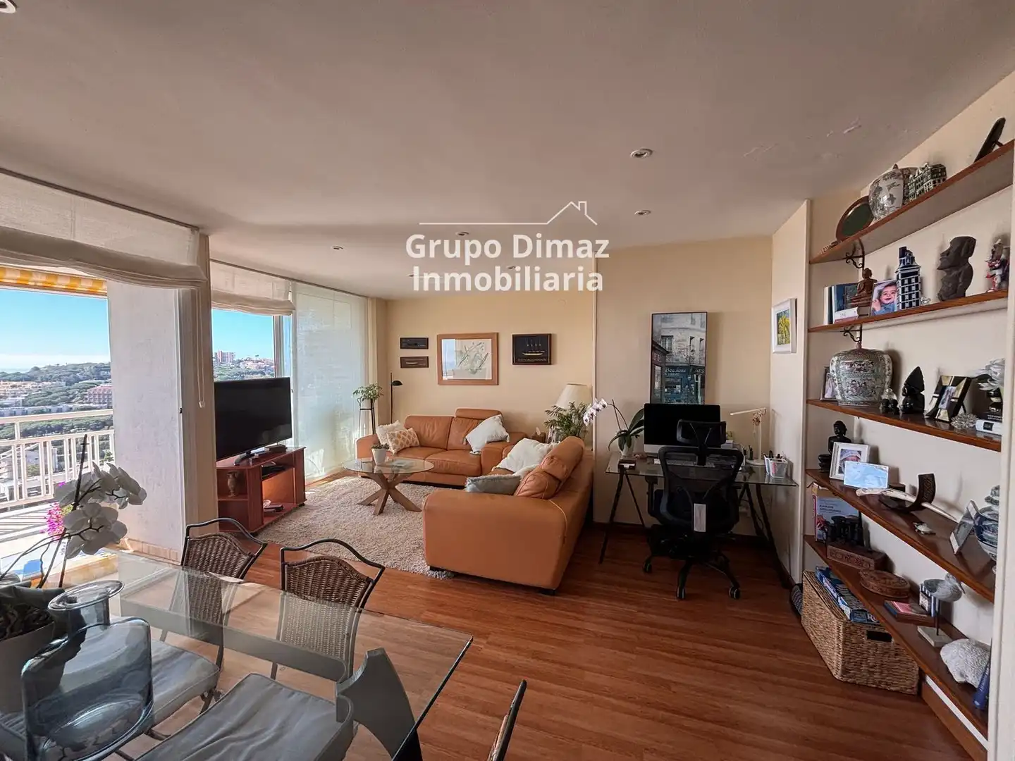 Sala de estar de Ático en venta en Sant Feliu de Guíxols con Calefacción, Terraza y Piscina