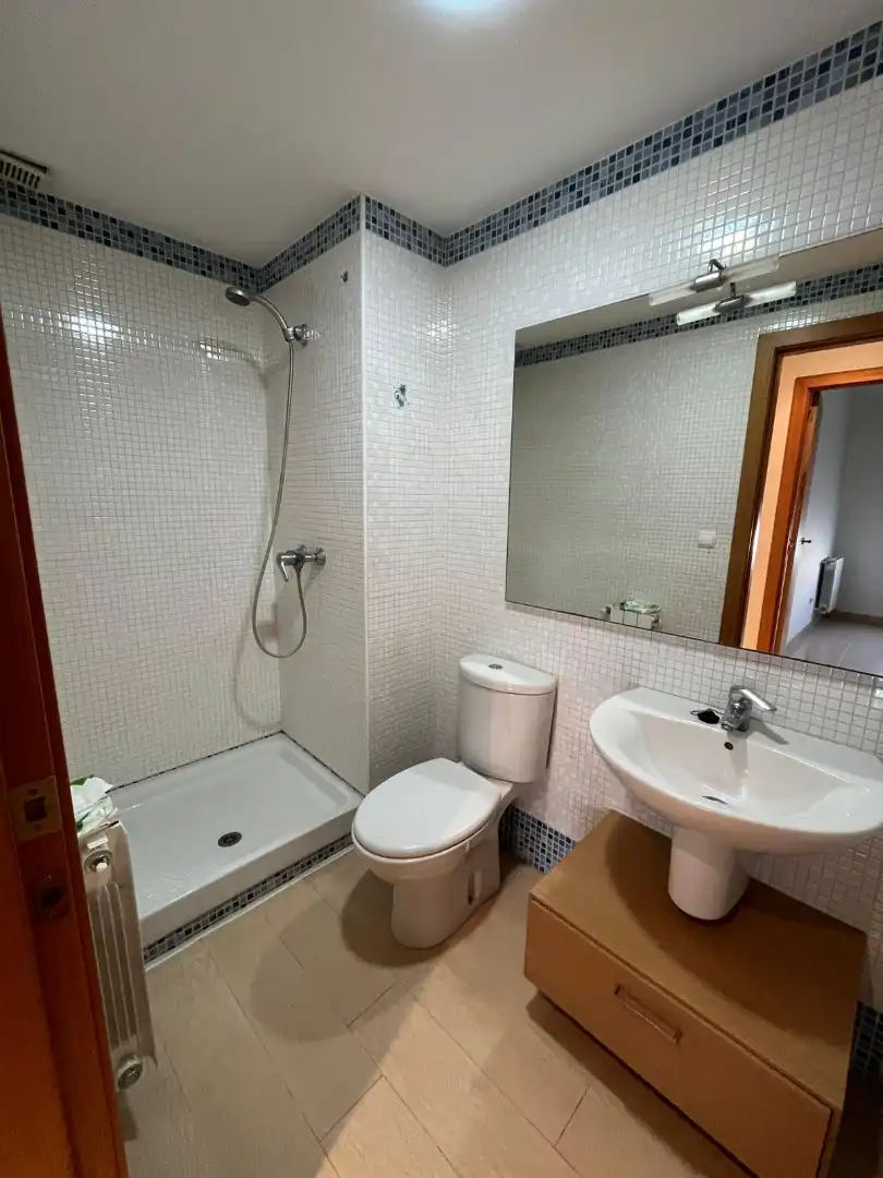 Baño de Piso en venta en Rafelbuñol / Rafelbunyol con Aire acondicionado, Calefacción y Trastero