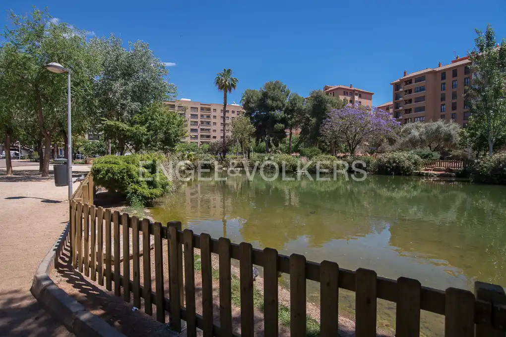 Vista exterior de Pis en venda en Castellón de la Plana / Castelló de la Plana amb Aire condicionat, Calefacció i Parquet
