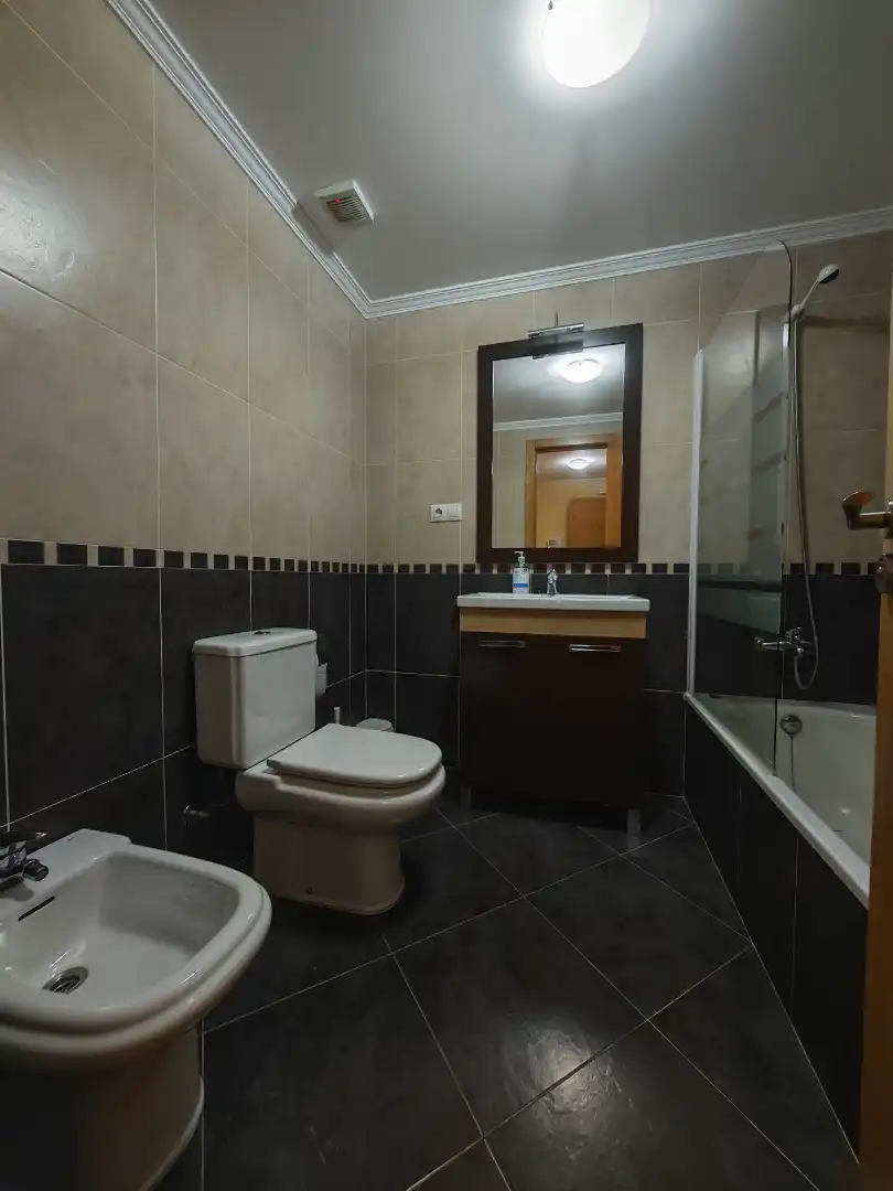 Bany de Apartament de lloguer en Fisterra amb Traster, Moblat i Forn