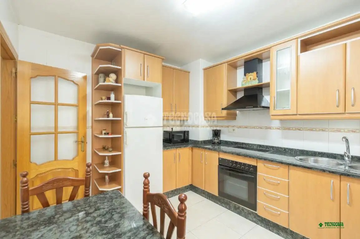Cocina de Piso en venta en Almería con Trastero