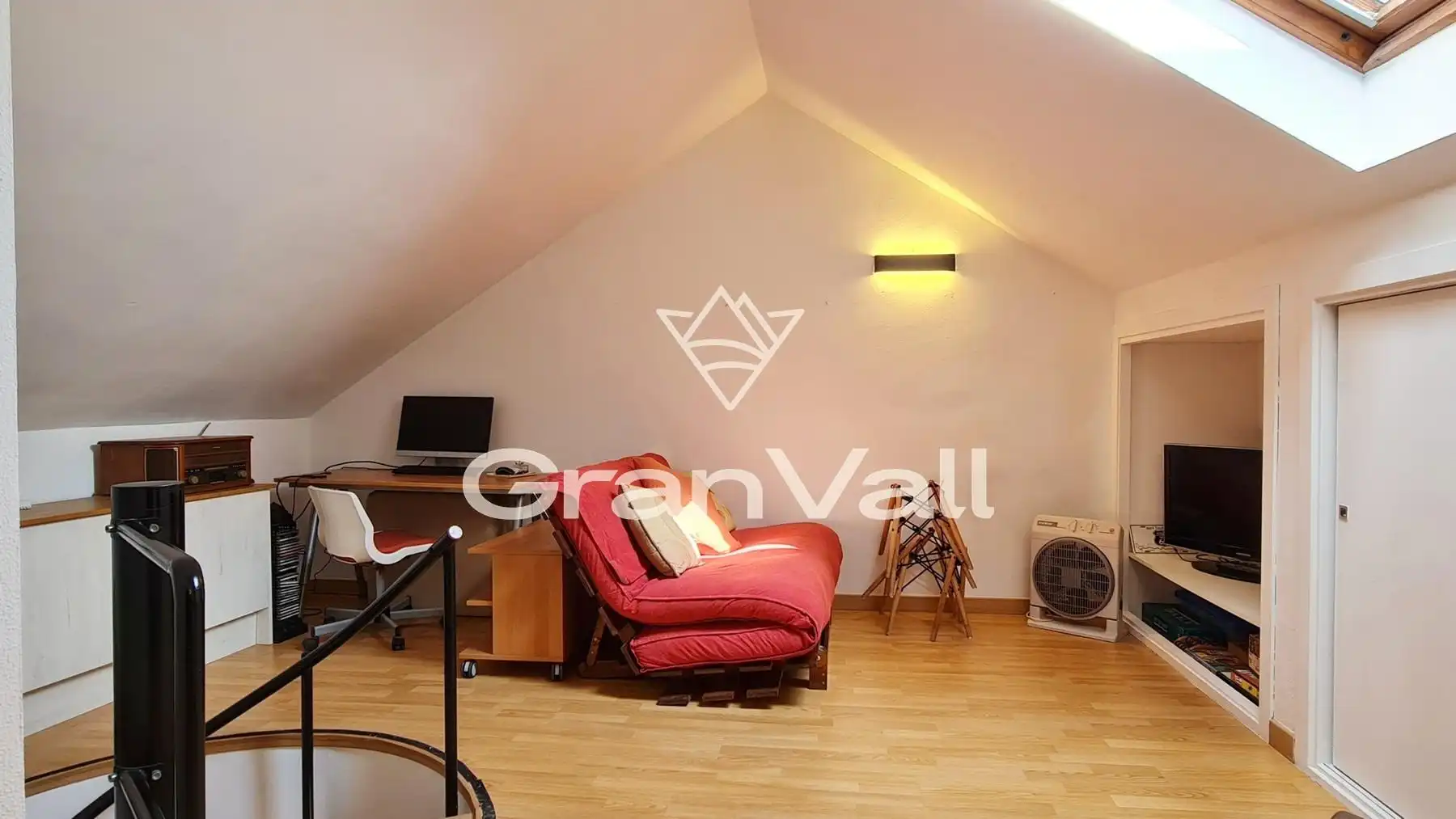 Sala d'estar de Àtic en venda en Puigcerdà amb Calefacció, Parquet i Terrassa