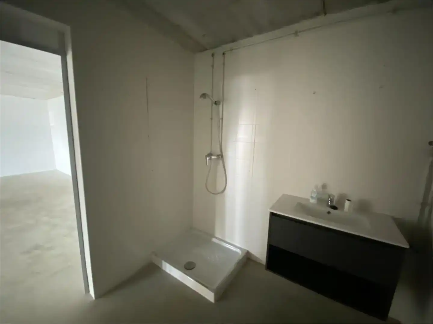 Badezimmer von Fabrikhallen zur Miete in Roses