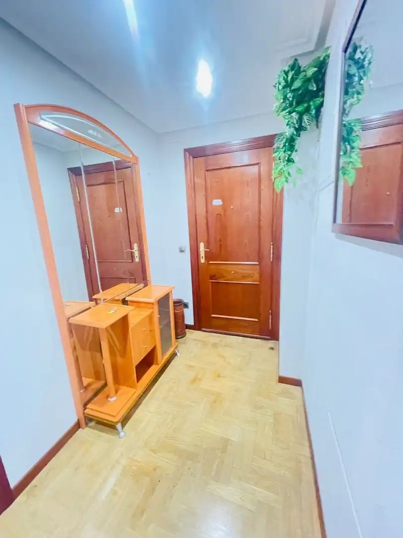 Apartament en venda en Gijón  amb Calefacció i Traster
