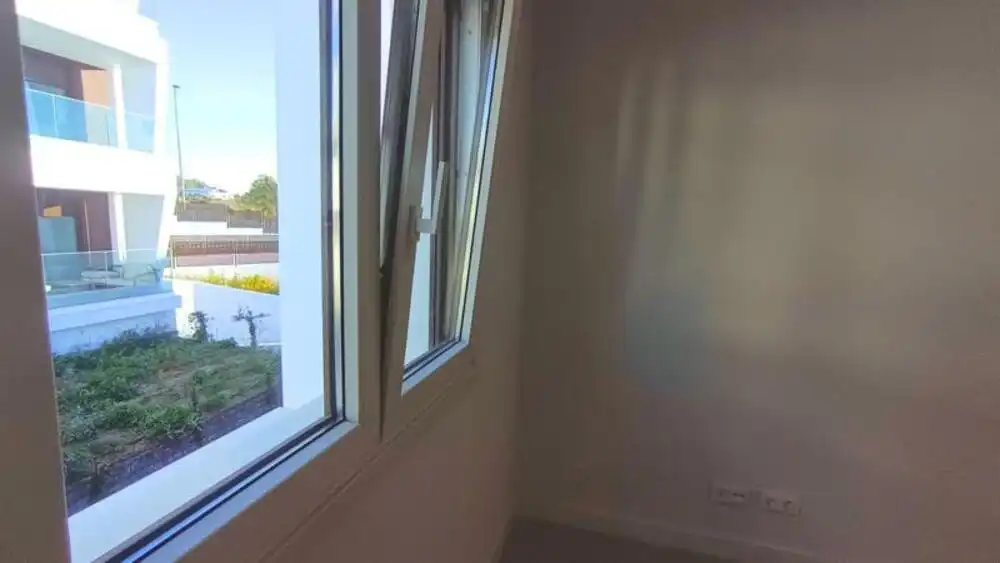 Habitación de Apartamento de alquiler en Estepona con Aire acondicionado, Calefacción y Terraza