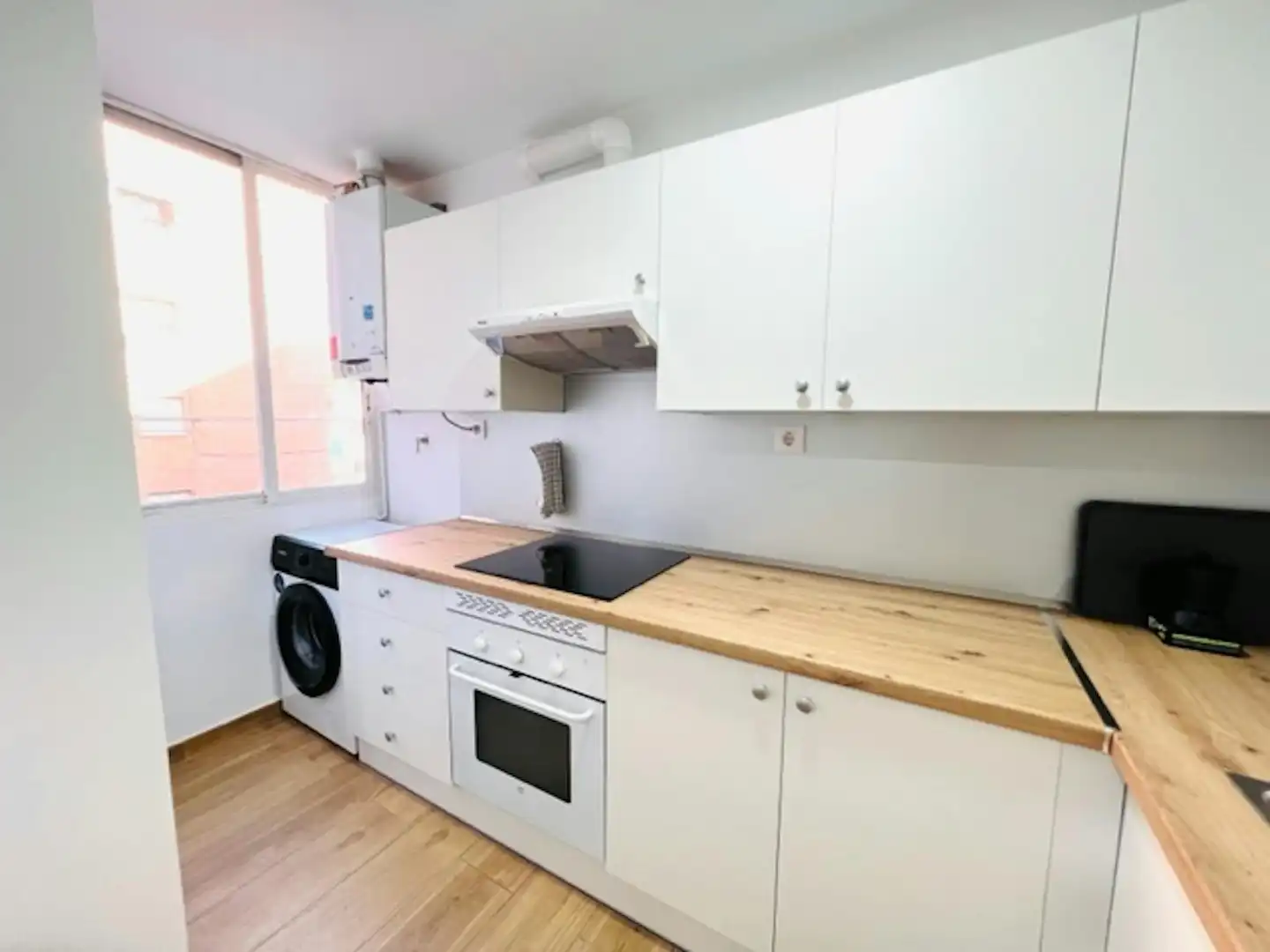 Cocina de Piso para compartir en Alcobendas con Calefacción y Lavadora