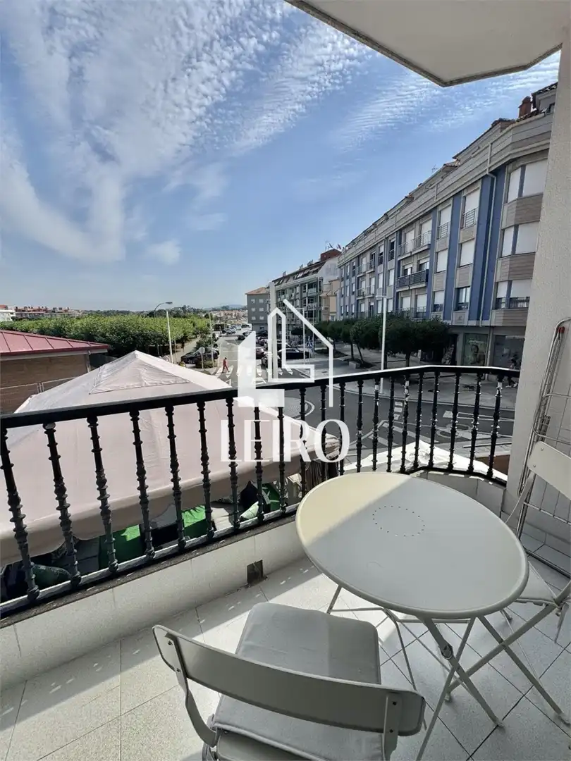 Vista exterior de Casa adosada en venda en Sanxenxo amb Calefacció, Terrassa i Moblat