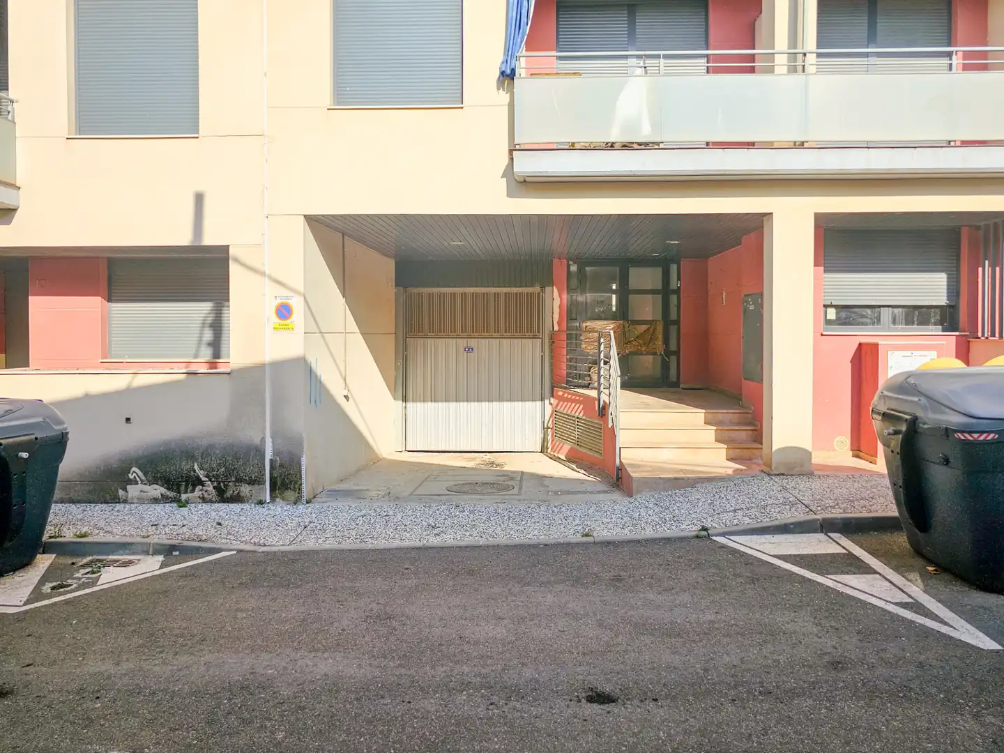 Vista exterior de Piso en venta en Cadrete con Calefacción