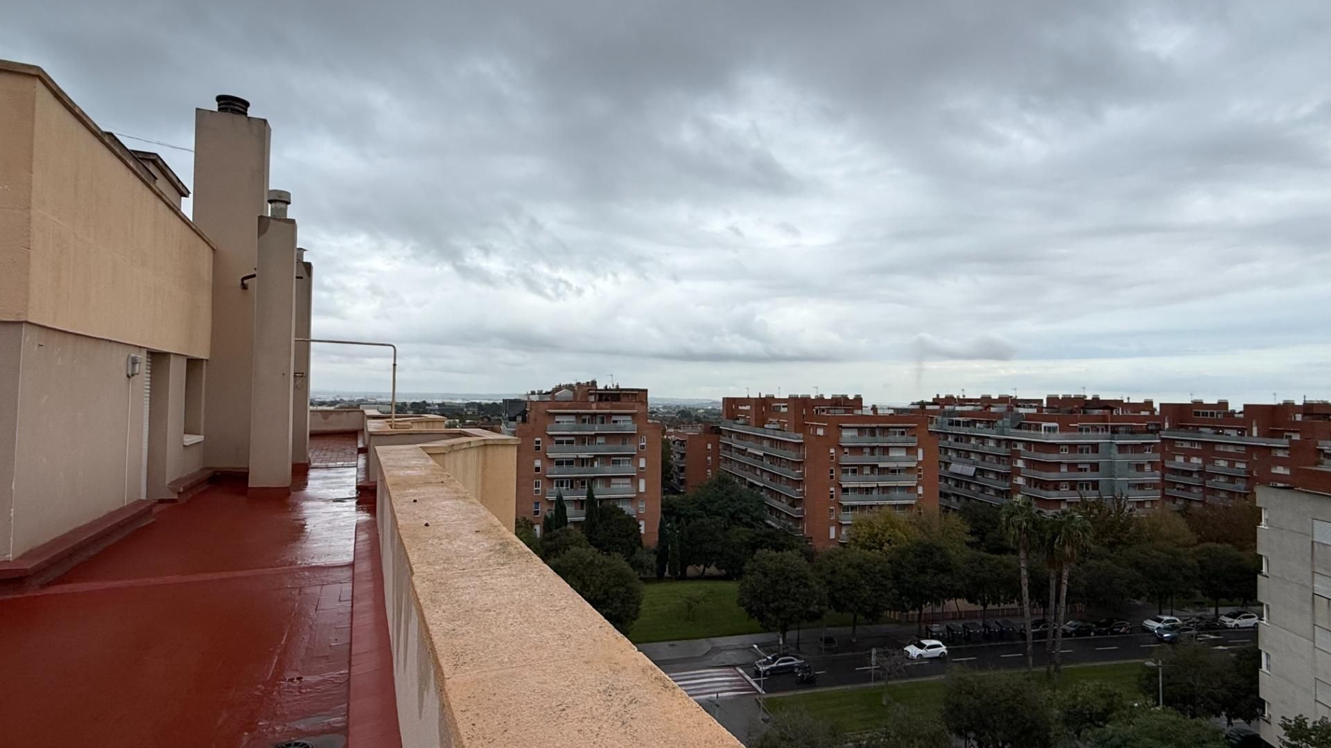 Vista exterior de Ático en venta en Reus con Aire acondicionado, Terraza y Balcón