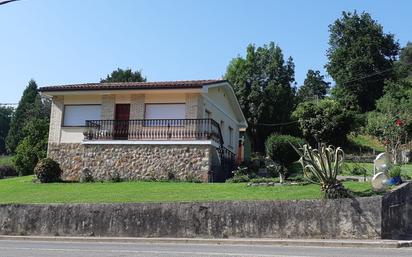 Vista exterior de Casa o xalet en venda en Guriezo amb Calefacció, Jardí privat i Terrassa