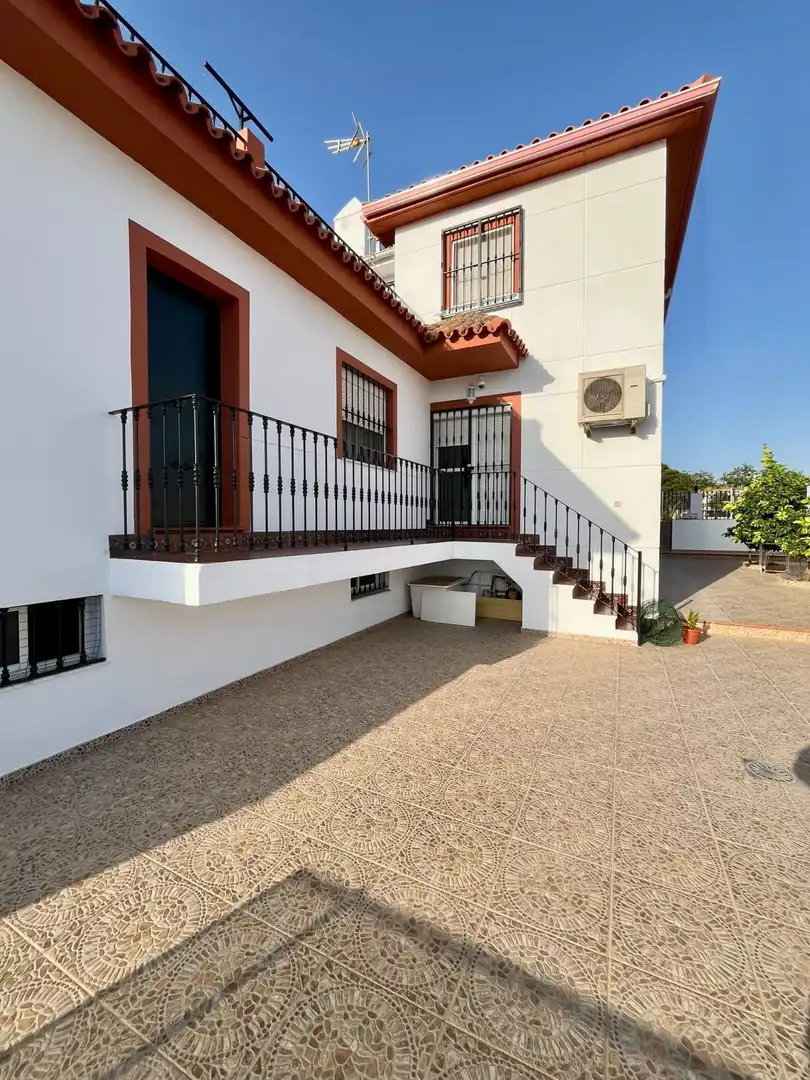 Terrace of Houses for sale in Castilleja de la Cuesta  with Air Conditioner, Heating and Terrace