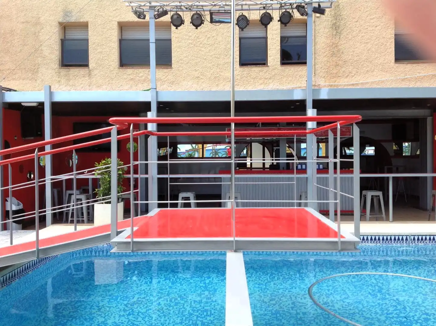 Piscina de Edifici en venda en Benidorm amb Piscina comunitària