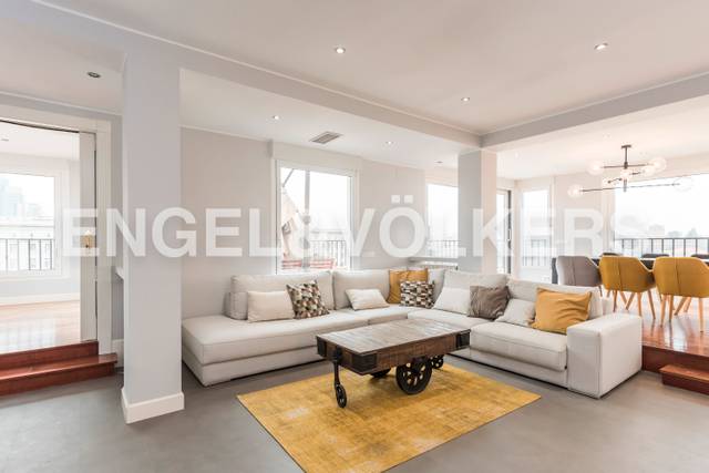 Ático en Alquiler en Plaza San Juan de la Cruz en Ríos Rosas - Nuevos Ministerios