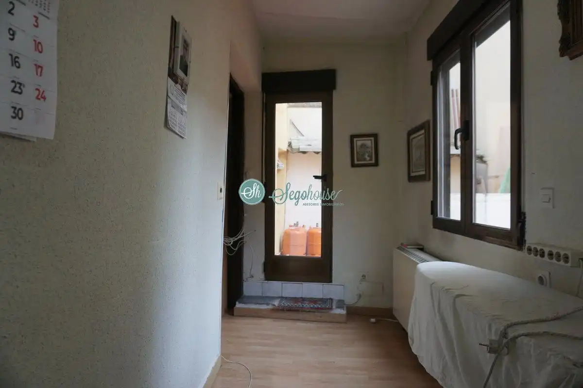 Piso en venta en Segovia con Calefacción, Parquet y Terraza