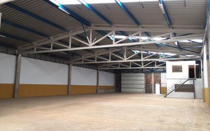 Industrial buildings to rent in El Rosario