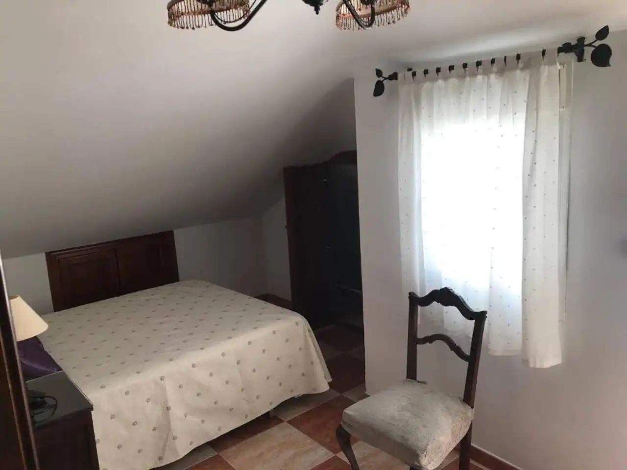 Habitación de Ático de alquiler en Baza con Aire acondicionado, Terraza y Amueblado