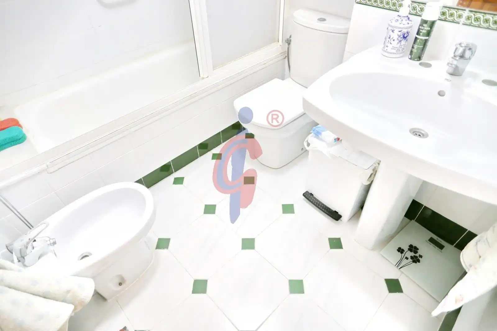 Bathroom of Detached homes for sale in Guardamar del Segura  with Air Conditioner, Private garden and Terrace