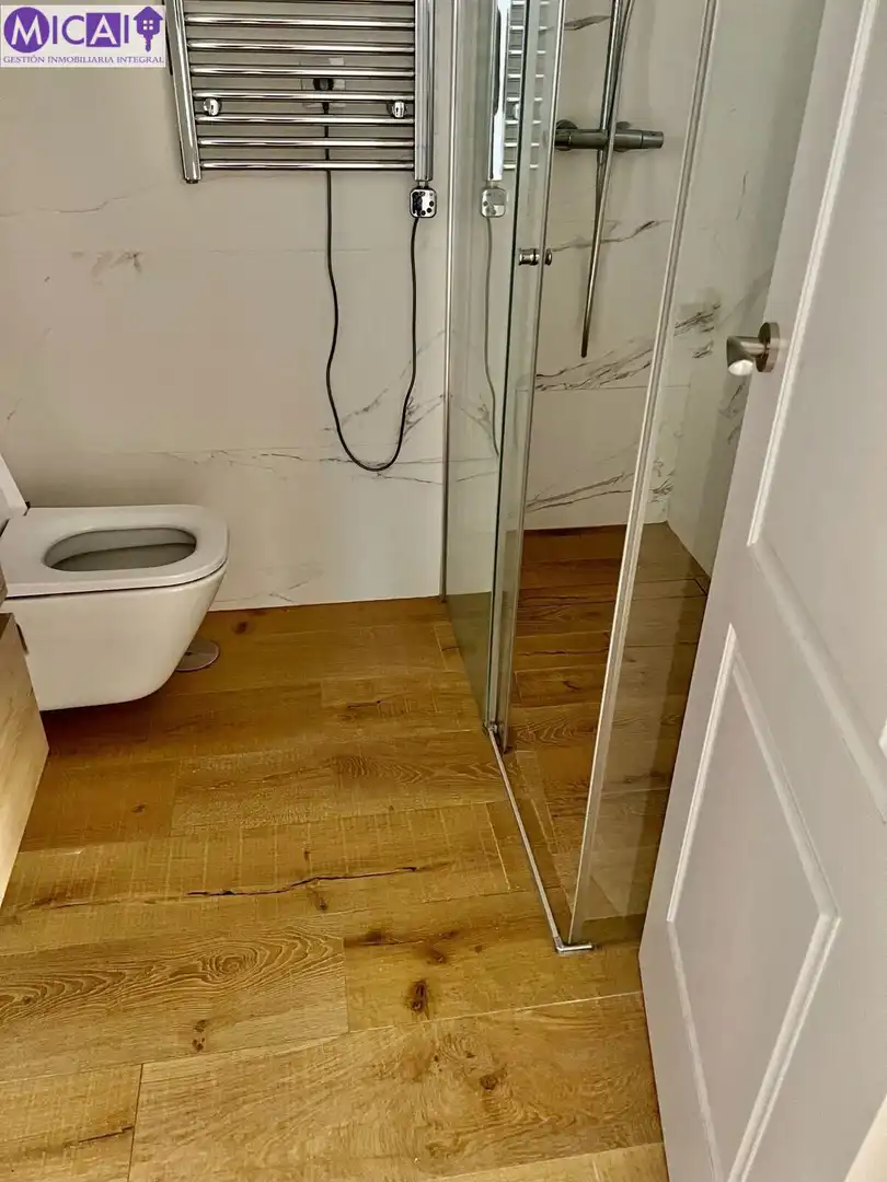 Bathroom of Flat for sale in Cádiz  with Parquet flooring, Terrace and Storage room