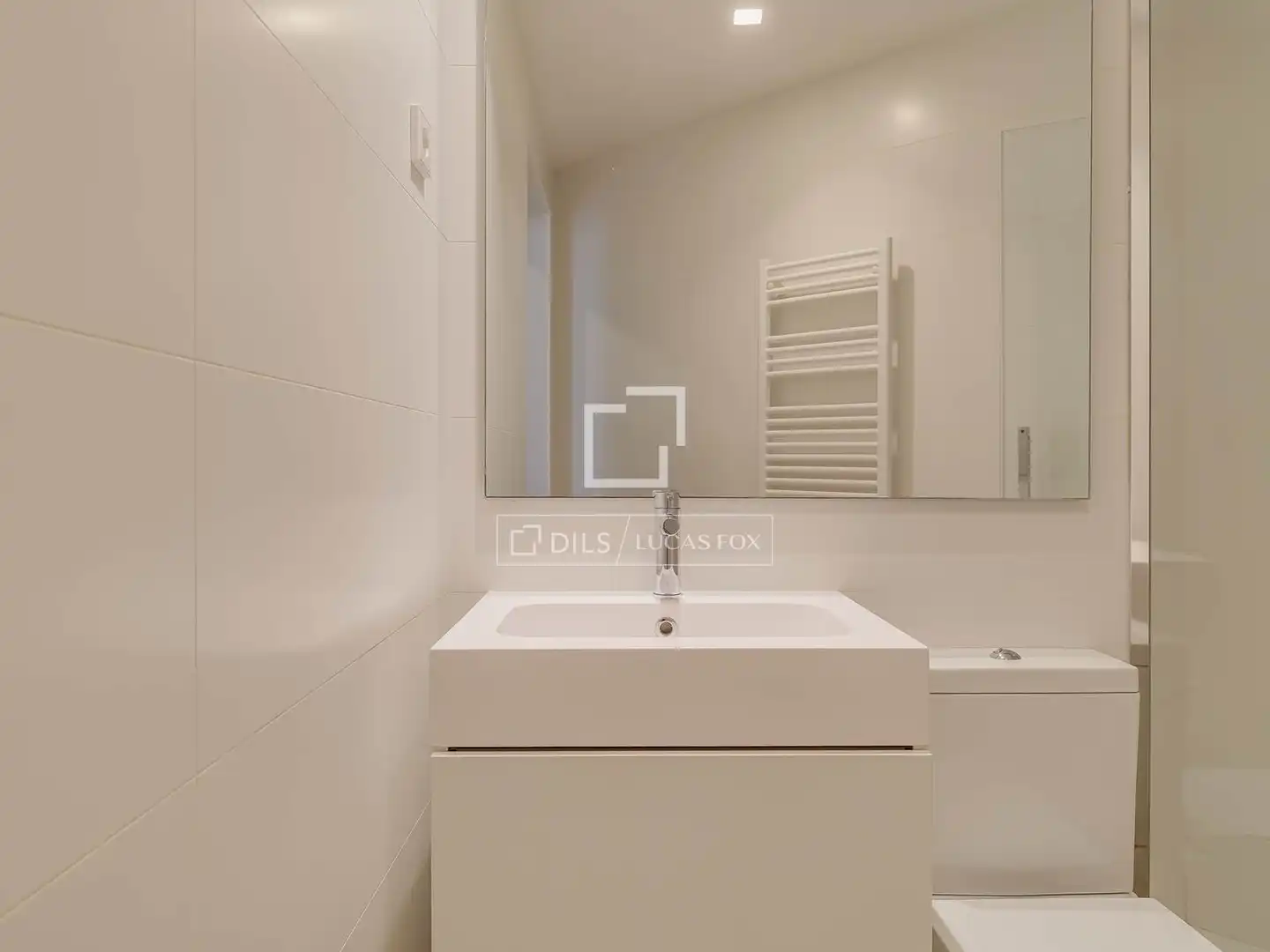Bathroom of Flat for sale in Barcelona  with Air Conditioner, Heating and Parquet flooring