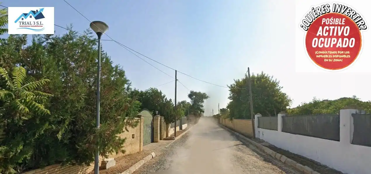 House with pool for sale in Carmona