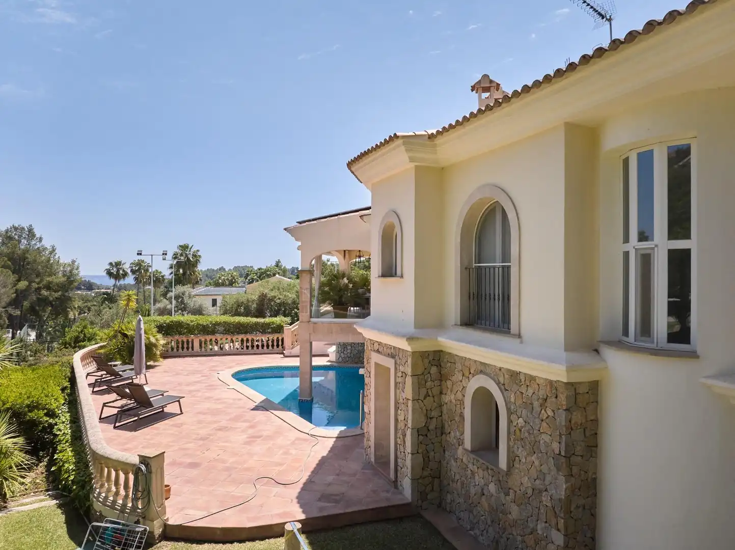 Vista exterior de Casa o xalet en venda en  Palma de Mallorca amb Aire condicionat, Jardí privat i Parquet