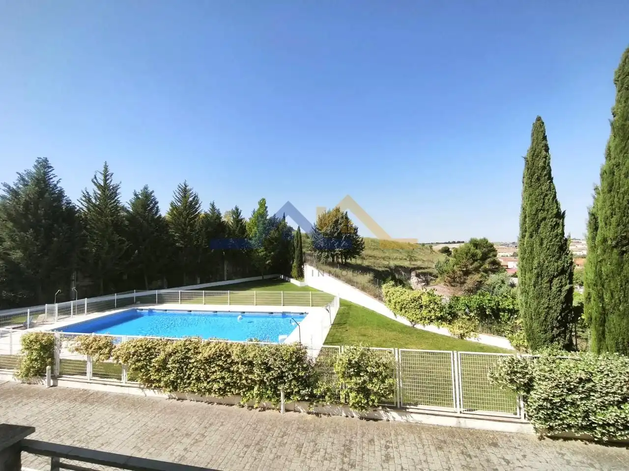 Schwimmbecken von Wohnung zum Verkauf in Ontígola mit Klimaanlage, Heizung und Privatgarten