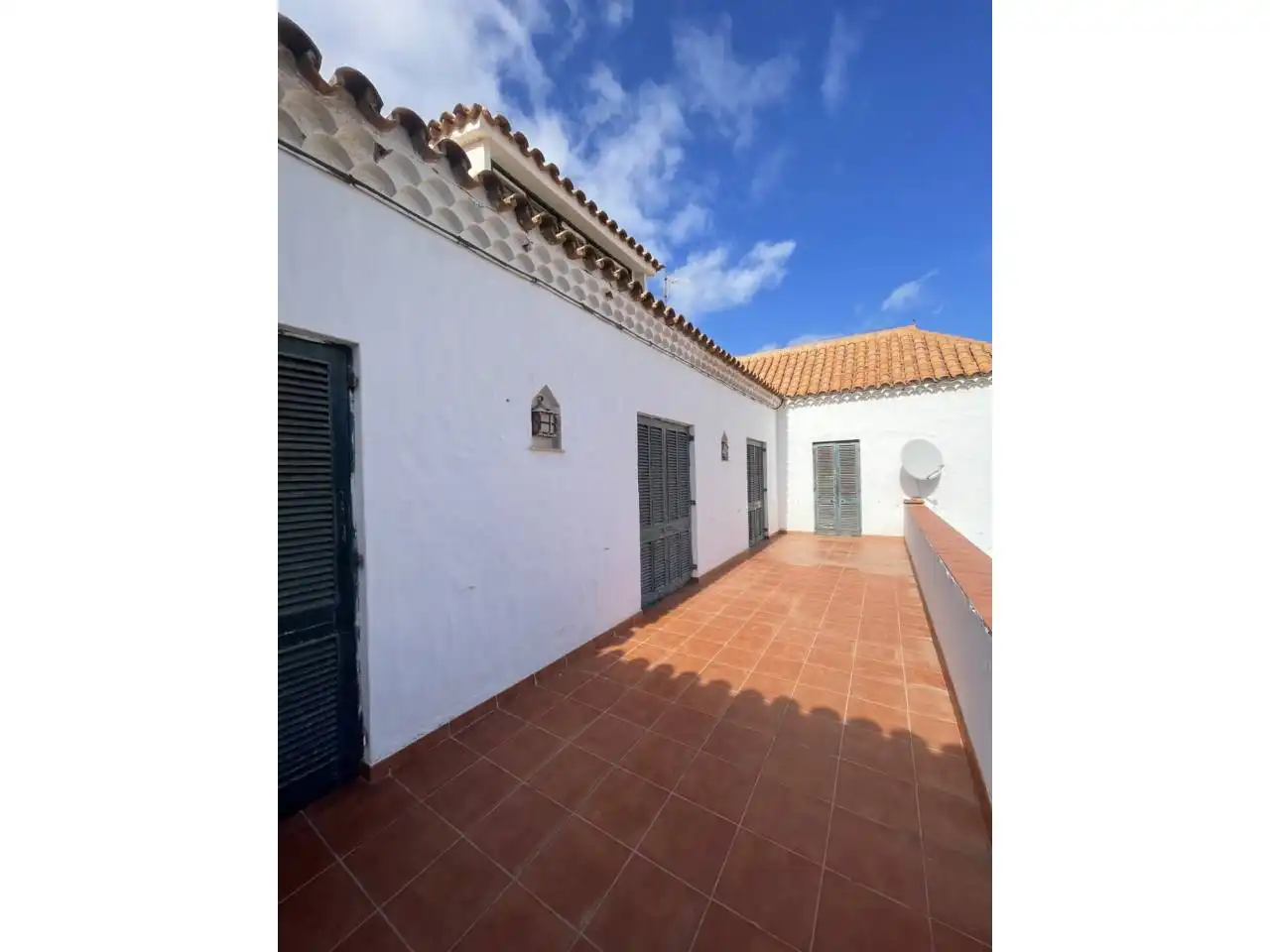 Vista exterior de Casa o chalet en venta en Las Palmas de Gran Canaria con Jardín privado, Terraza y Piscina