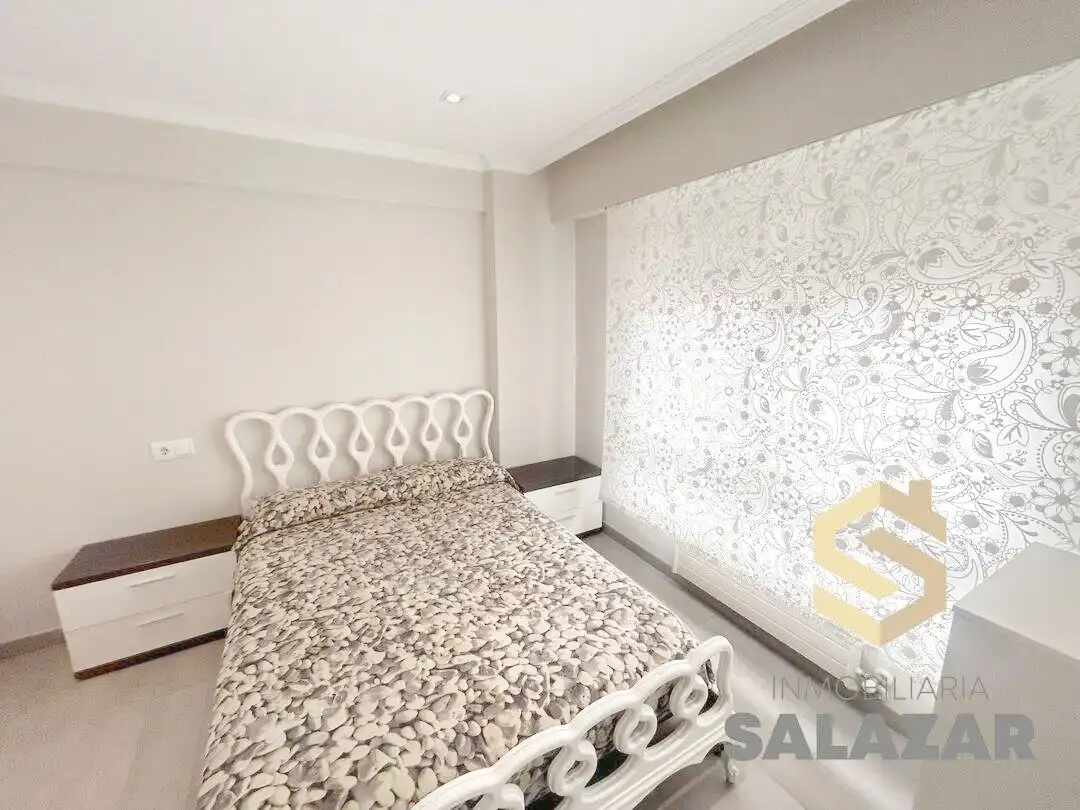 Dormitori de Apartament de lloguer en Bilbao  amb Calefacció i Balcó