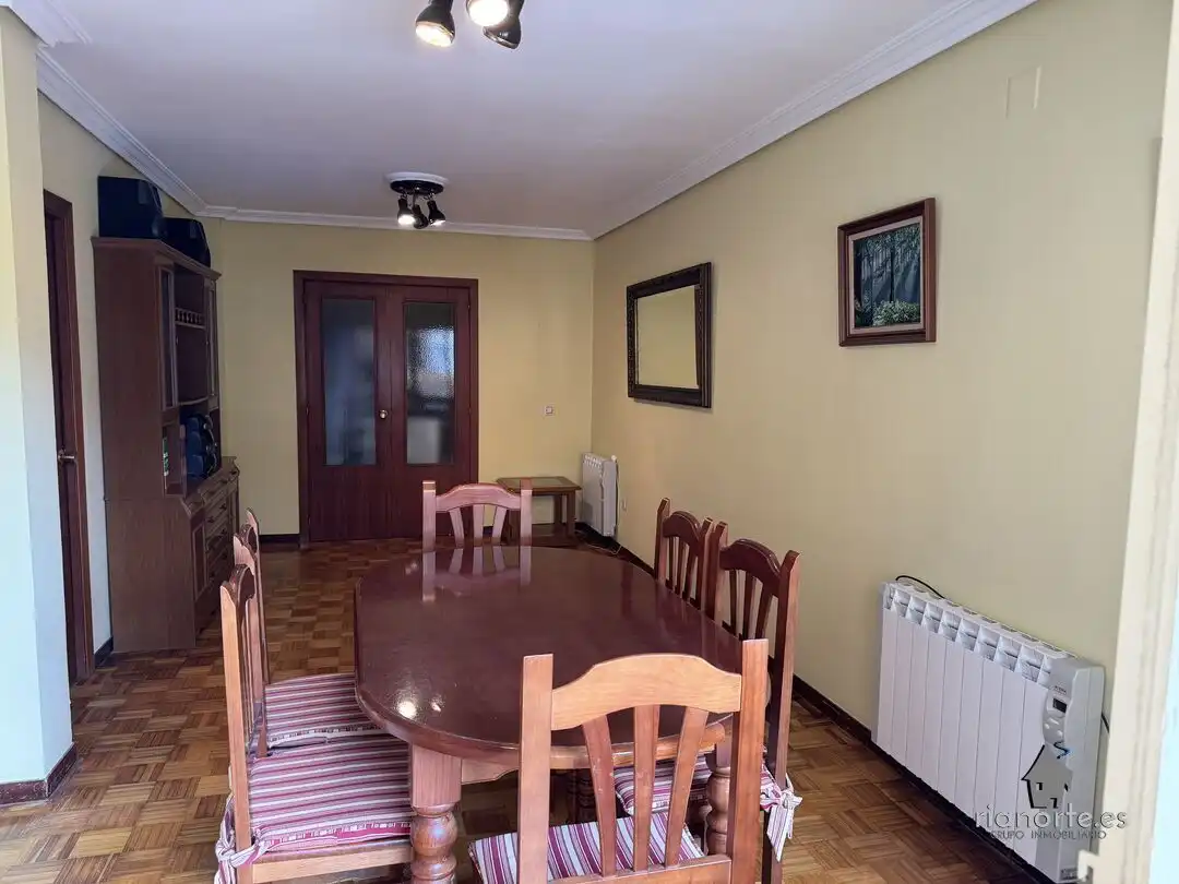 Comedor de Piso en venta en Ribadesella con Calefacción