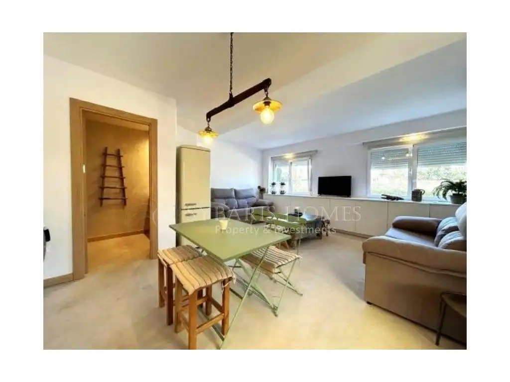 Wohnung zum Verkauf in Dénia mit Klimaanlage, Privatgarten und Terrasse