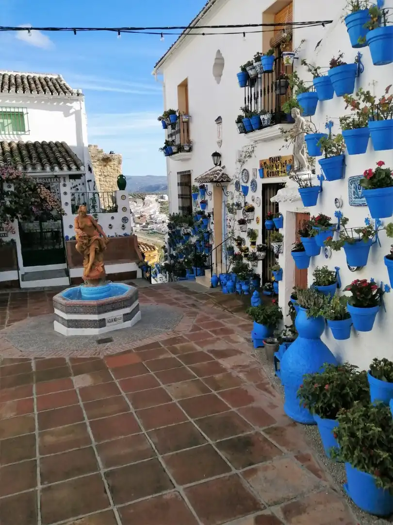 Country homes for sale in Iznájar