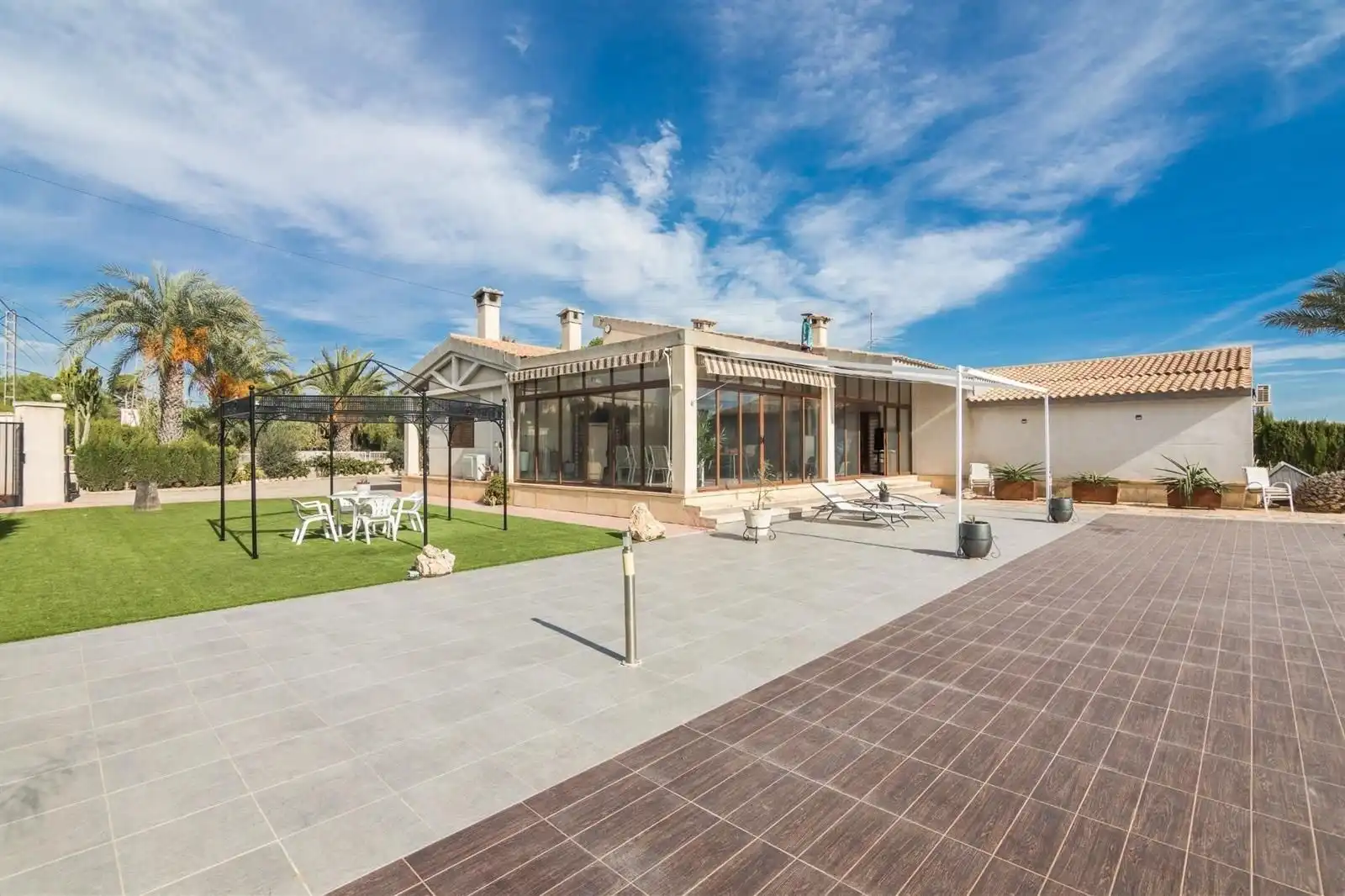 Exterior view of Houses for sale in Elche / Elx