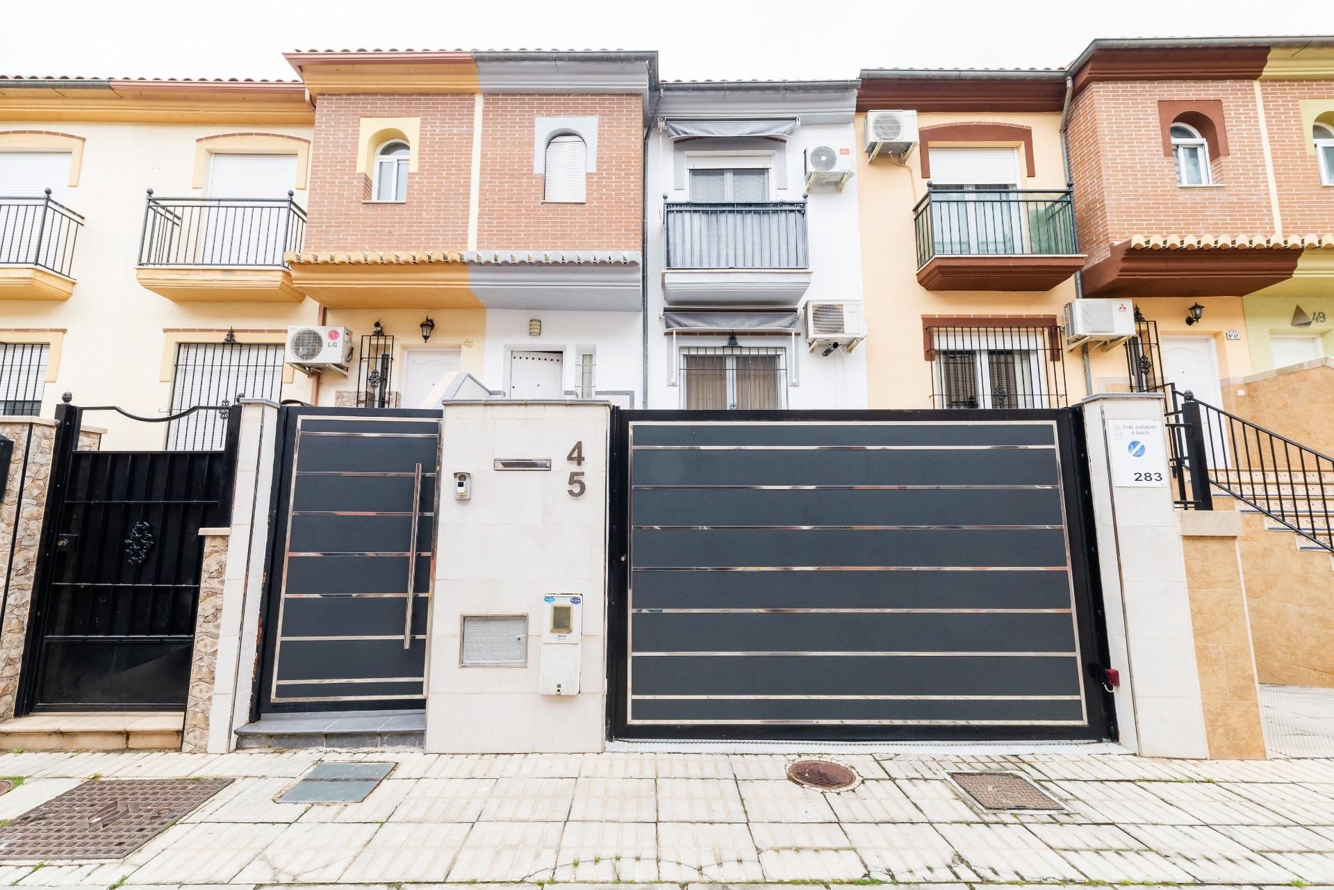 Exterior view of Single-family semi-detached for sale in Santa Fe  with Air Conditioner, Storage room and Balcony