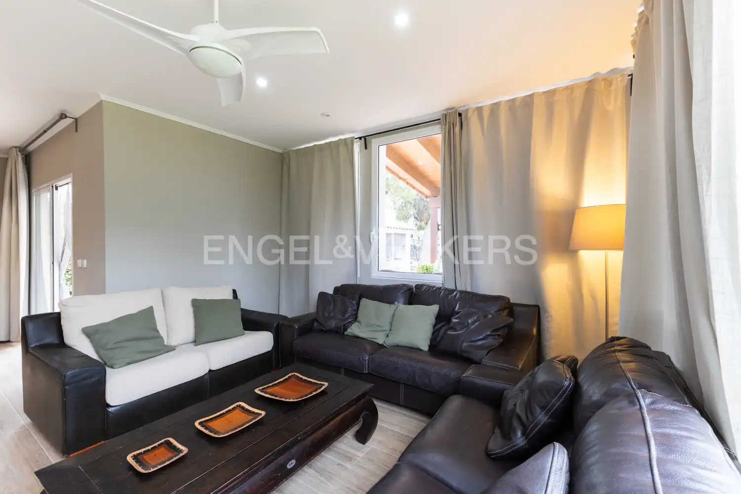 Sala de estar de Casa o chalet de alquiler en Serra con Calefacción, Jardín privado y Parquet