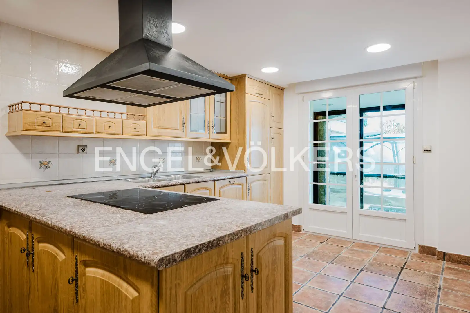 Cocina de Finca rústica en venta en Hendaye con Aire acondicionado, Calefacción y Jardín privado