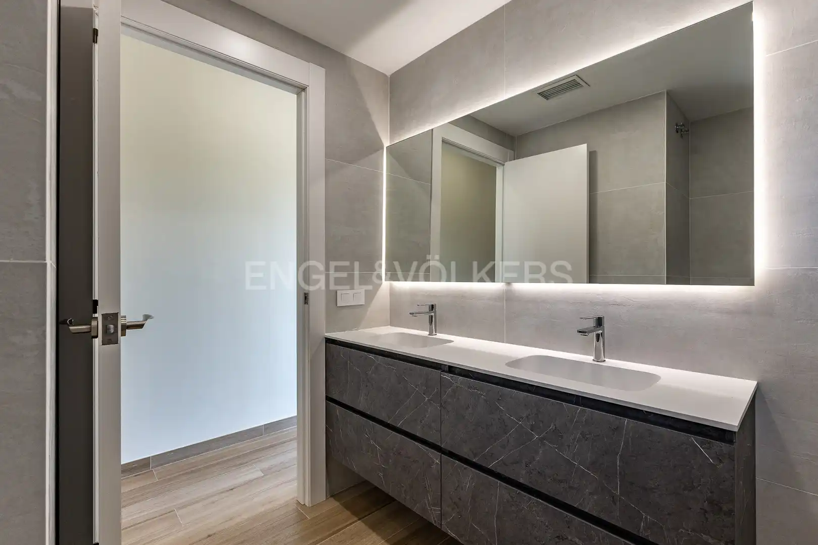 Bathroom of Houses for rent in Sant Esteve Sesrovires  with Air Conditioner, Heating and Private garden