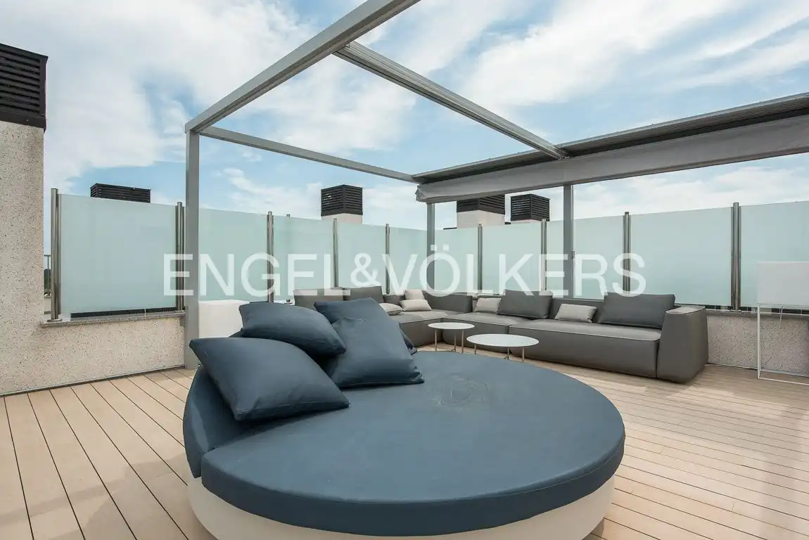 Terrasse von Dachboden zum Verkauf in Oliva mit Klimaanlage, Heizung und Terrasse