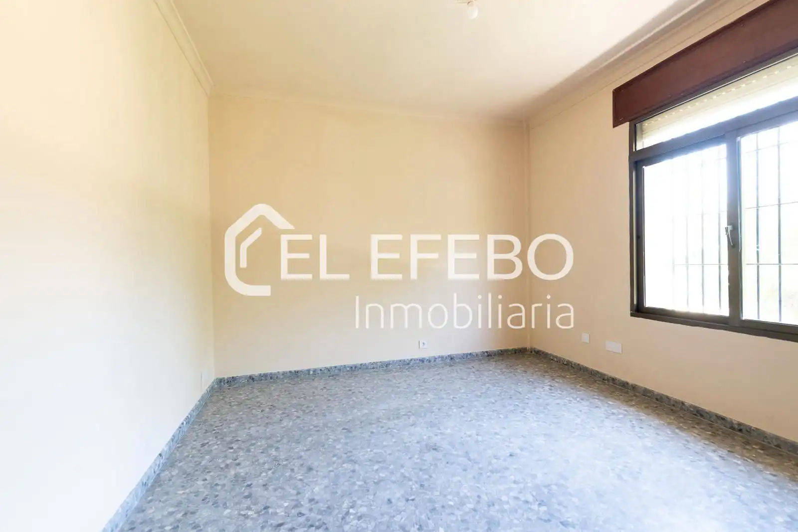 Aparcament de Casa o xalet en venda en Antequera amb Calefacció, Terrassa i Traster