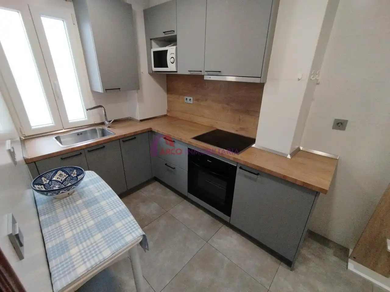 Cuina de Pis en venda en Burgos amb Calefacció i Moblat