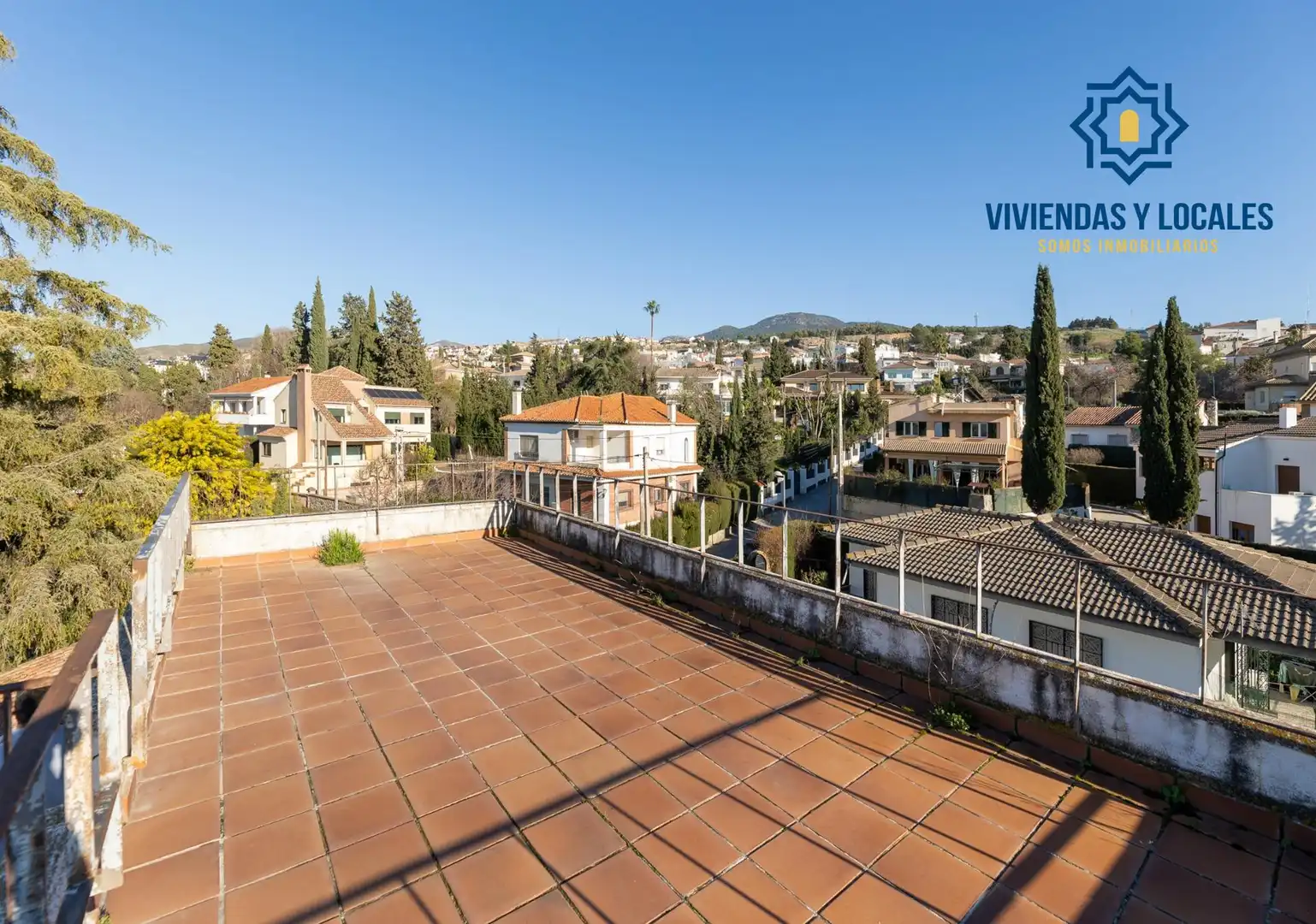 Vista exterior de Casa o xalet en venda en Cájar amb Piscina
